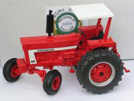 2004 : IH 1066